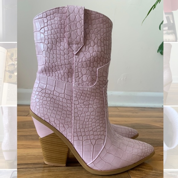 Woman Ancle Boots - Picture 1 of 5